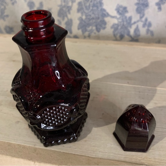 VTG Set of 3 Avon 1876 Cape Cod Collection Pieces - Decanter, Salt Shaker, Bell - Picture 10 of 16